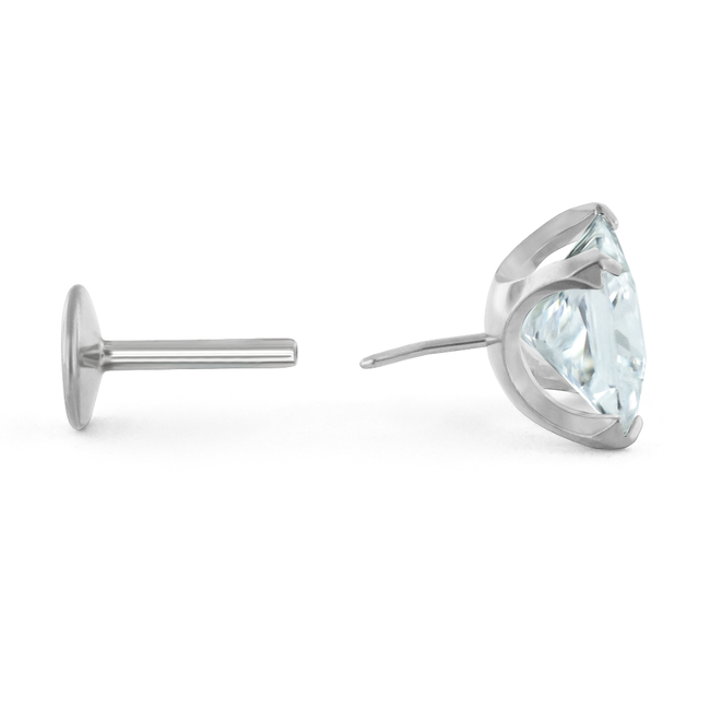 A 6mm Cubic Zirconia Princess Cut gem end paired with a 5mm threadless labret