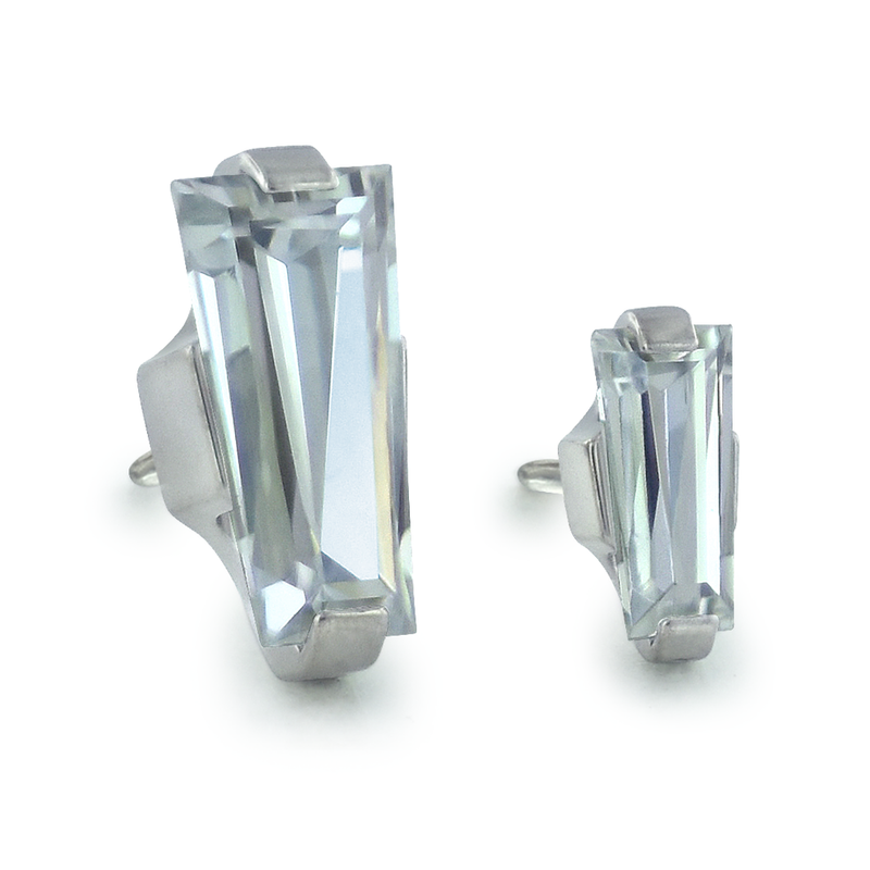 Titanium Baguette Cut Prong Gem End - NeoMetal Inc